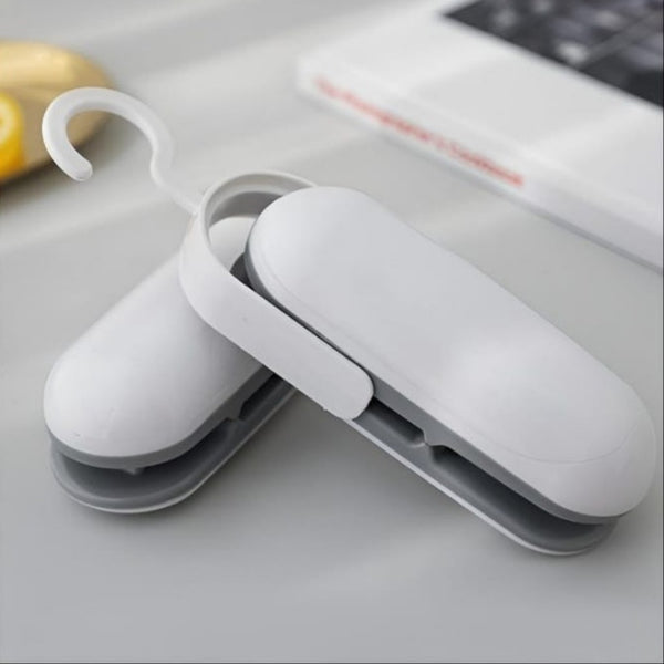 Compact Plastic Sealer and Cutter