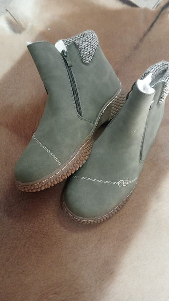 Ladies Fur Boots
