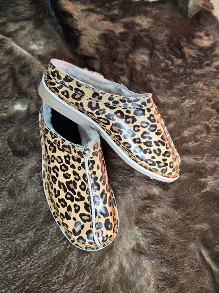 Leather and Sheepskin Slippers Leopard Print